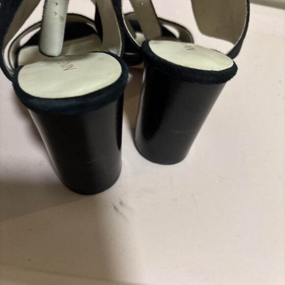 Nine West 8 Black Suede Sandals Cuffed Ankle Buckle Block Heels Galiceno EUC - Picture 4 of 6